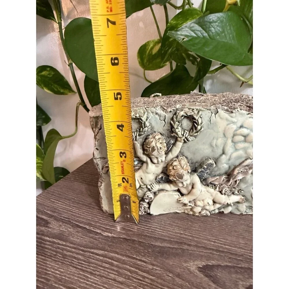 Garden cherubs vintage candle